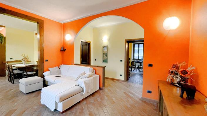 Image No.12-3 Bed Apartment for sale