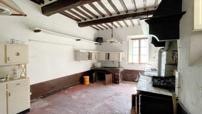 Image No.20-12 Bed Villa for sale