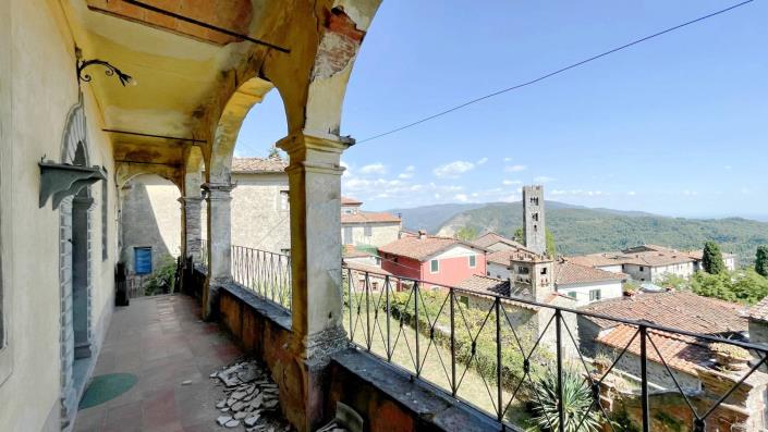 Image No.29-12 Bed Villa for sale