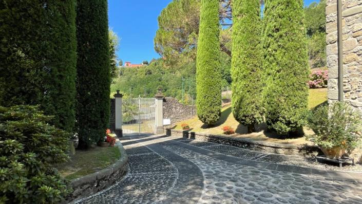 Image No.9-5 Bed Villa for sale