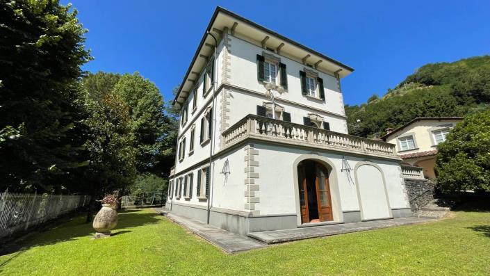 Image No.54-5 Bed Villa for sale