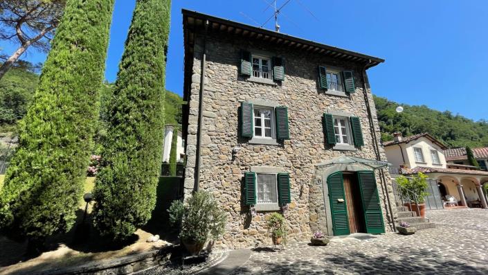 Image No.57-5 Bed Villa for sale