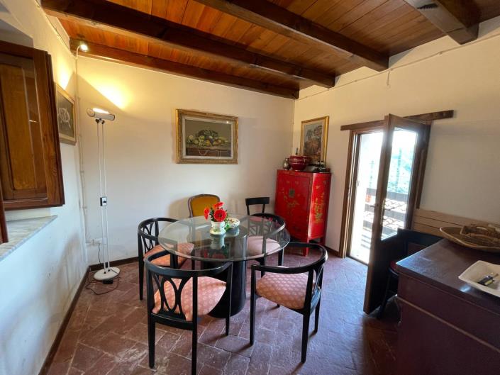 Image No.27-3 Bed Townhouse for sale