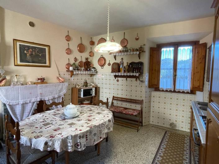 Image No.12-2 Bed Townhouse for sale