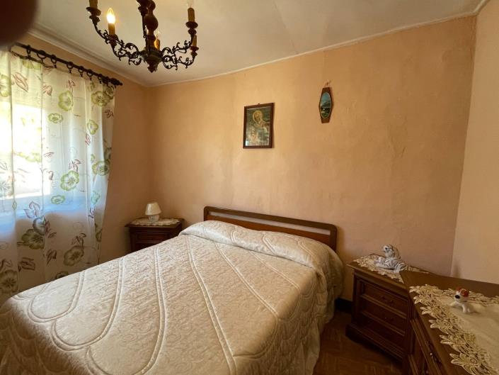 Image No.6-2 Bed Townhouse for sale