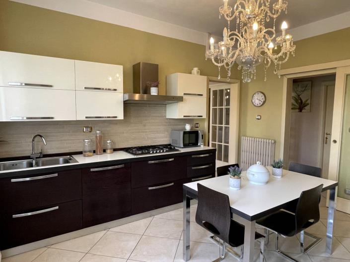 Image No.4-4 Bed Villa for sale