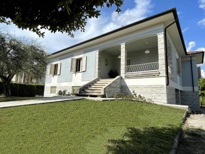 Image No.2-4 Bed Villa for sale