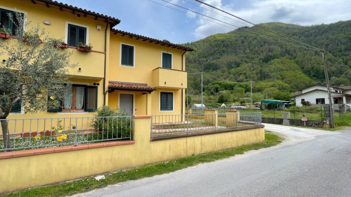 Image No.7-3 Bed Semi-Detached for sale