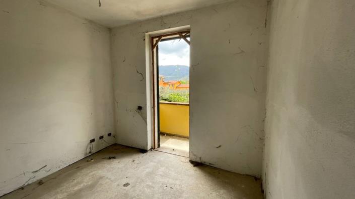 Image No.13-3 Bed Semi-Detached for sale