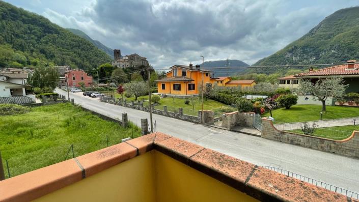 Image No.3-3 Bed Semi-Detached for sale