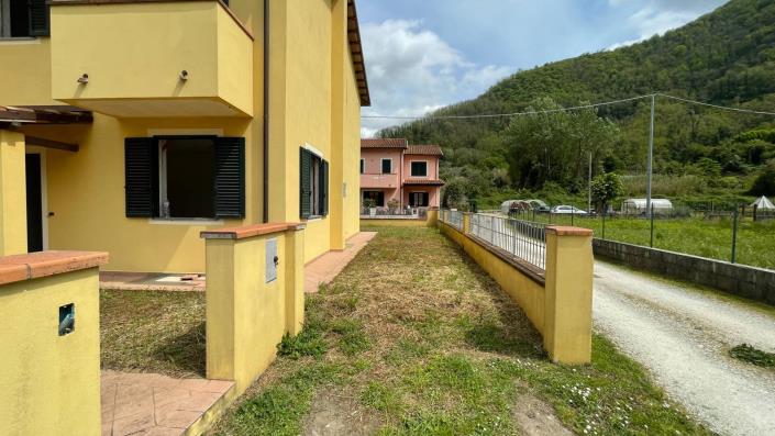 Image No.26-3 Bed Semi-Detached for sale