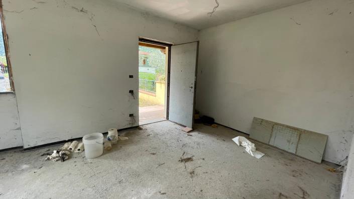 Image No.40-3 Bed Semi-Detached for sale