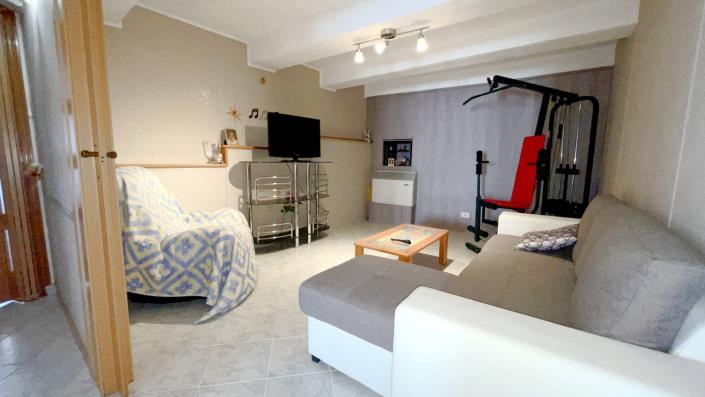 Image No.10-4 Bed Townhouse for sale