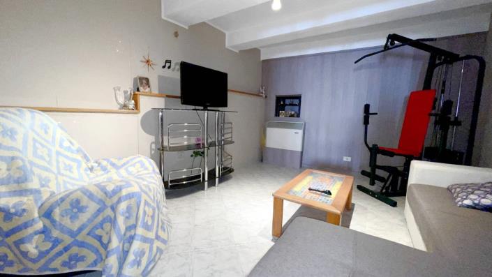 Image No.12-4 Bed Townhouse for sale