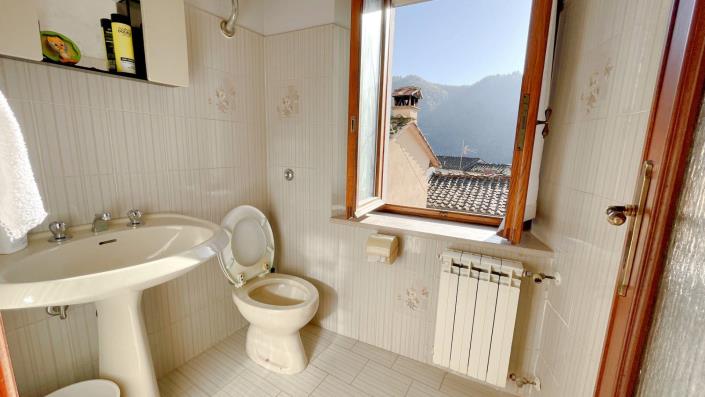 Image No.37-4 Bed Townhouse for sale