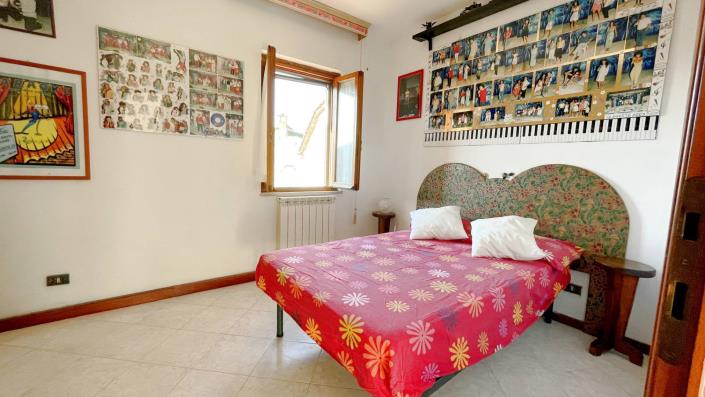 Image No.50-4 Bed Townhouse for sale