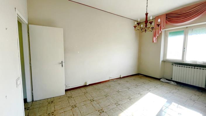 Image No.29-2 Bed Apartment for sale