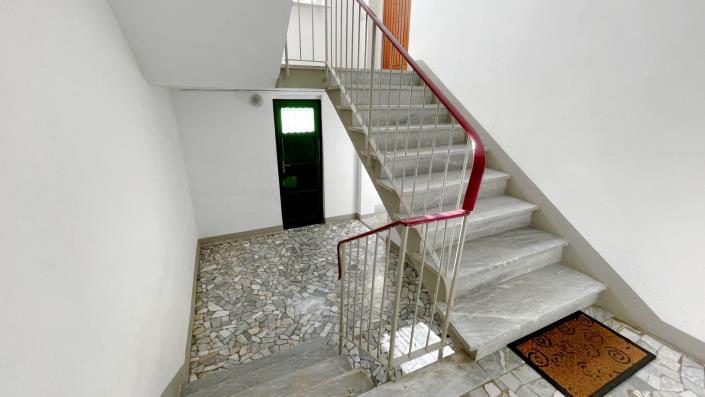 Image No.37-2 Bed Apartment for sale