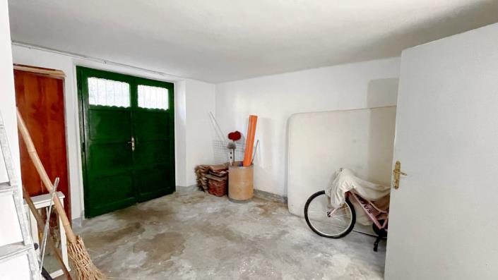 Image No.39-2 Bed Apartment for sale