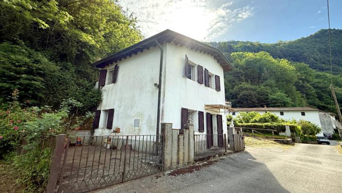 Image No.3-Maison de campagne de 2 chambres à vendre à Lucca
