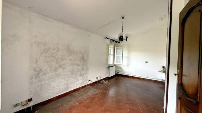 Image No.27-Maison de campagne de 2 chambres à vendre à Lucca