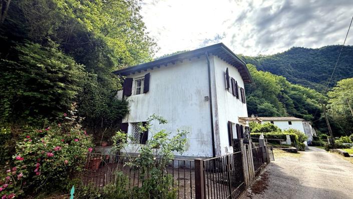 Image No.29-Maison de campagne de 2 chambres à vendre à Lucca