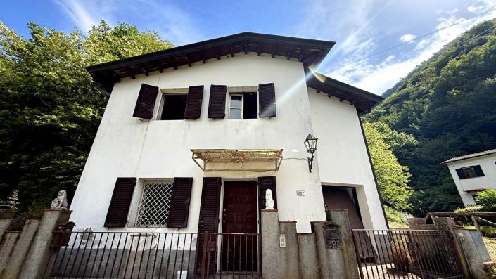 Image No.38-Maison de campagne de 2 chambres à vendre à Lucca