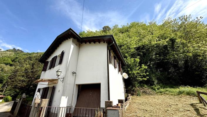 Image No.39-Maison de campagne de 2 chambres à vendre à Lucca