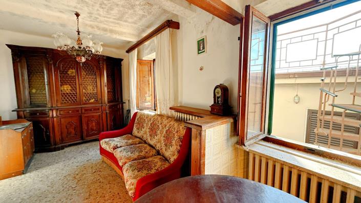 Image No.13-2 Bed Semi-Detached for sale