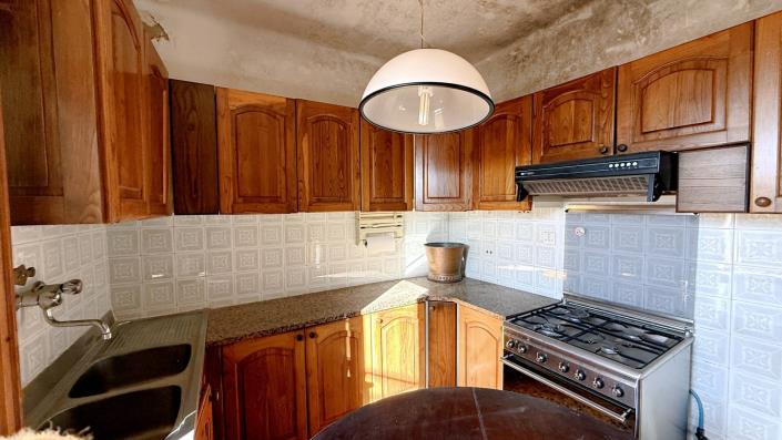 Image No.15-2 Bed Semi-Detached for sale