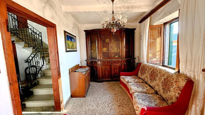 Image No.19-2 Bed Semi-Detached for sale