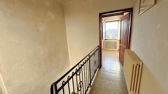 Image No.24-2 Bed Semi-Detached for sale