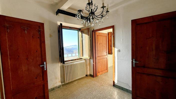 Image No.35-2 Bed Semi-Detached for sale