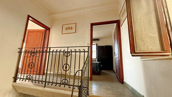 Image No.51-2 Bed Semi-Detached for sale