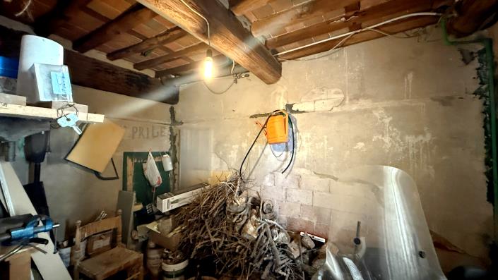 Image No.32-2 Bed Townhouse for sale