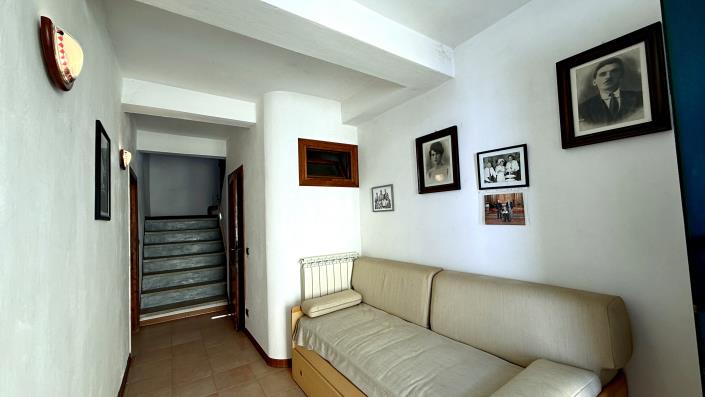 Image No.11-2 Bed Townhouse for sale