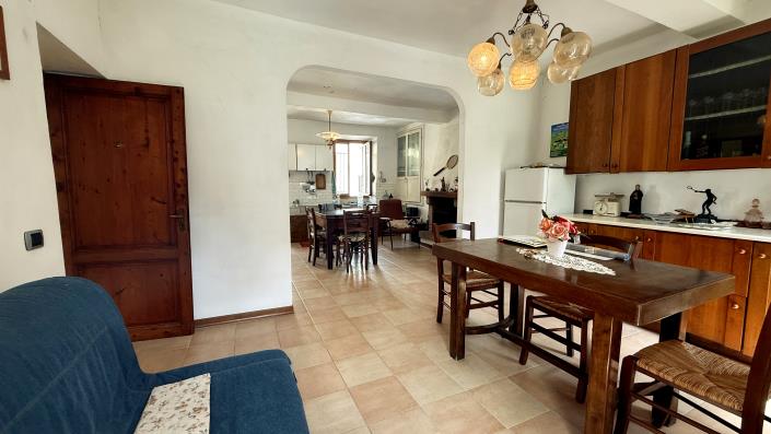 Image No.6-2 Bed Townhouse for sale