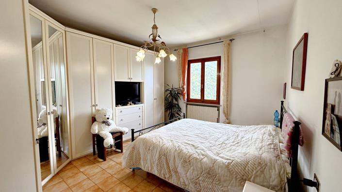 Image No.9-2 Bed Semi-Detached for sale