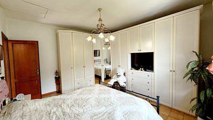 Image No.11-2 Bed Semi-Detached for sale