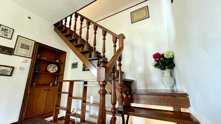 Image No.24-2 Bed Semi-Detached for sale