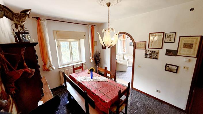 Image No.25-2 Bed Semi-Detached for sale