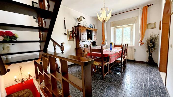 Image No.26-2 Bed Semi-Detached for sale