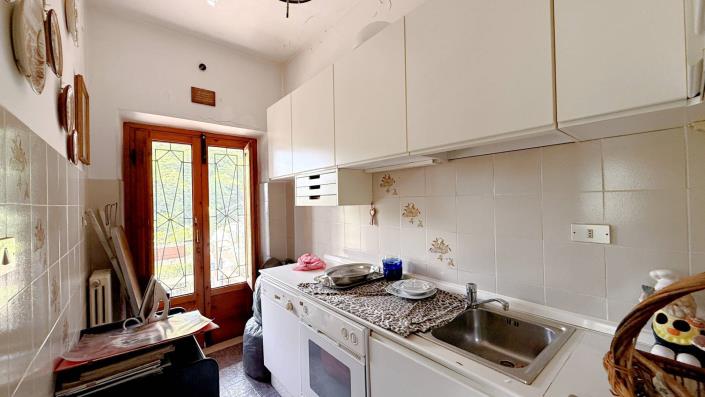 Image No.30-2 Bed Semi-Detached for sale