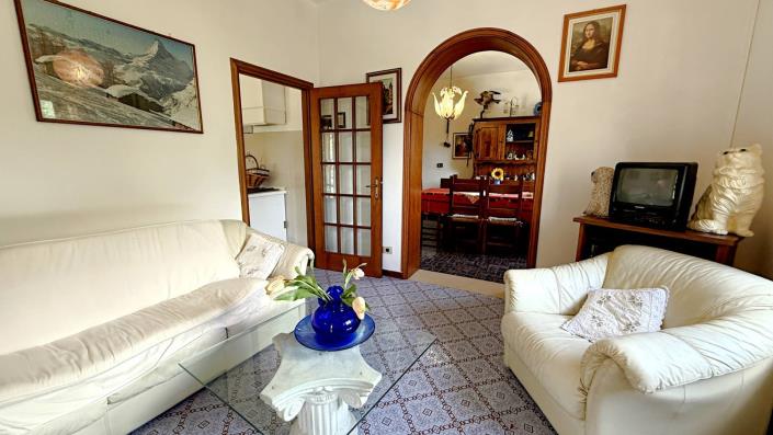 Image No.36-2 Bed Semi-Detached for sale