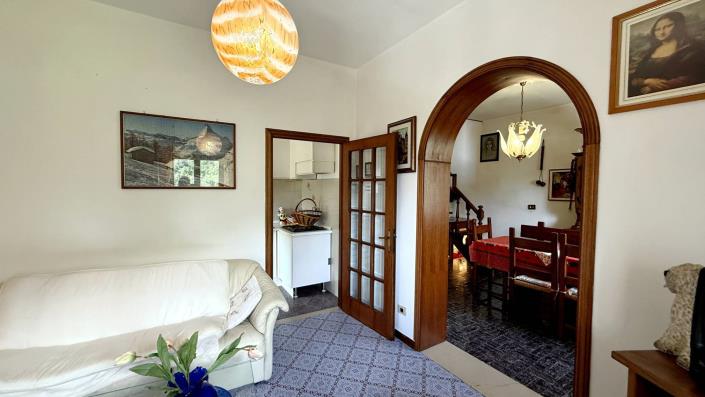 Image No.39-2 Bed Semi-Detached for sale