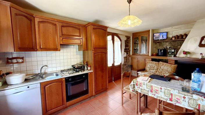 Image No.48-2 Bed Semi-Detached for sale