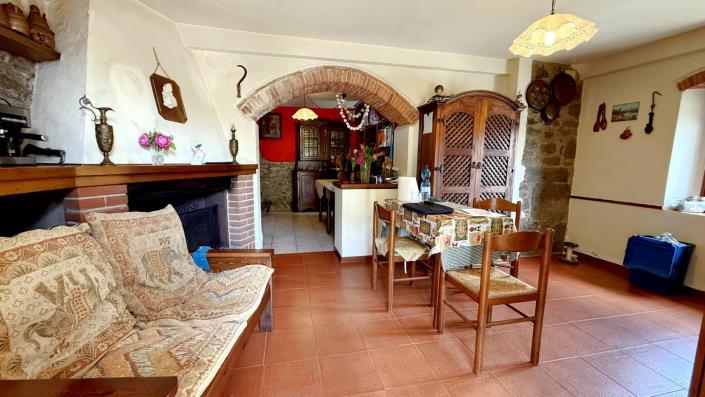 Image No.50-2 Bed Semi-Detached for sale