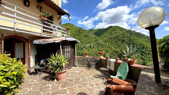 Image No.54-2 Bed Semi-Detached for sale