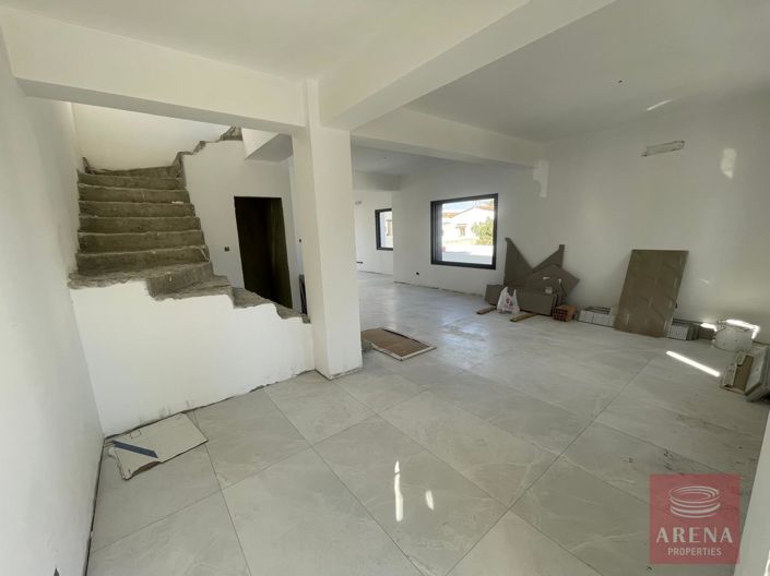 Image No.4-Villa de 4 chambres à vendre à Larnaca