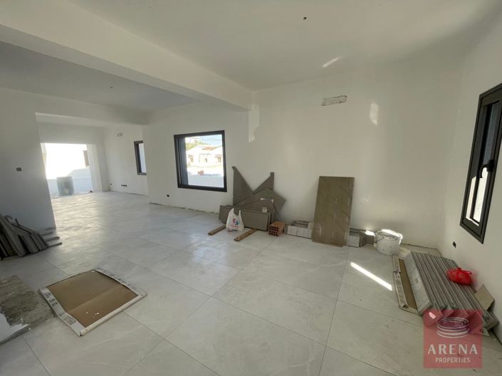 Image No.5-Villa de 4 chambres à vendre à Larnaca